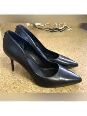 NWT Kendall + Kylie Stiletto Heels genuine leather gorgeous pumps eve / office.